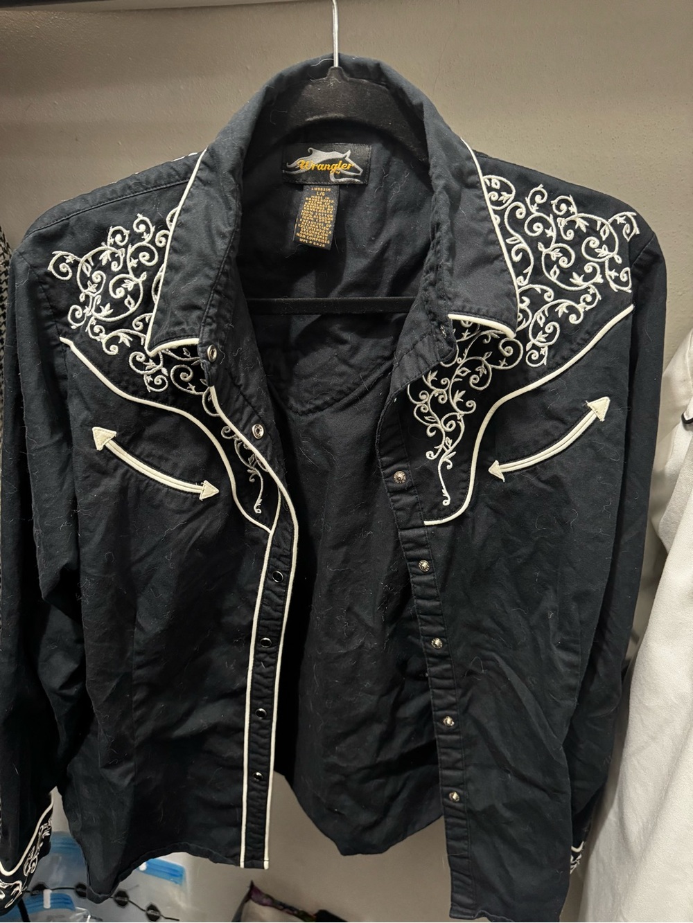 Wrangler Black Western Embroidered Shirt with White Piping - Picture 1 of 2